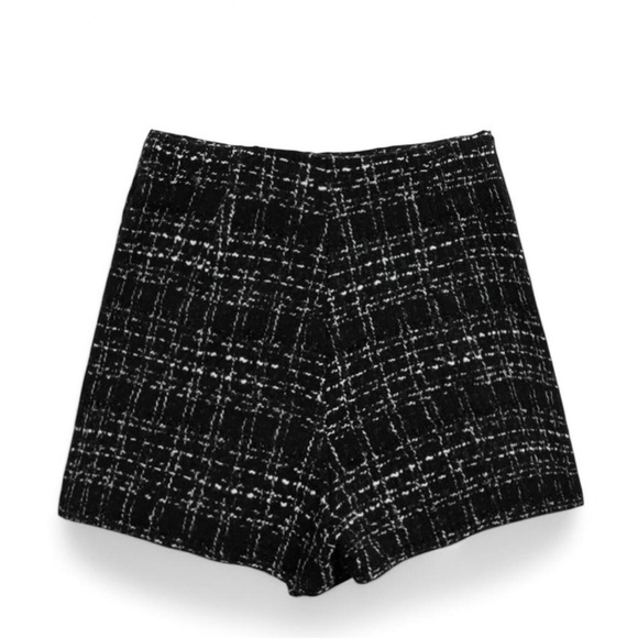 SHEIN plaid skort, Size L, Black and white - Picture 2 of 5